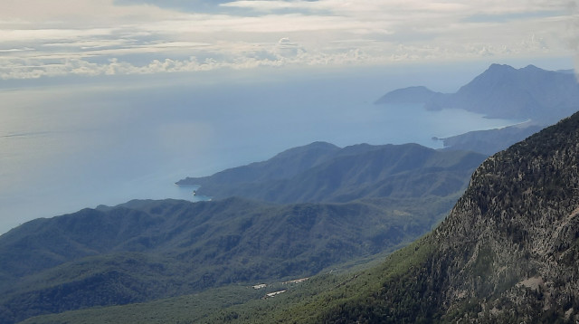 מראה מרום הר טהטלי בעת העלייה ברכבל  (צילום: עמרי גלפרין)