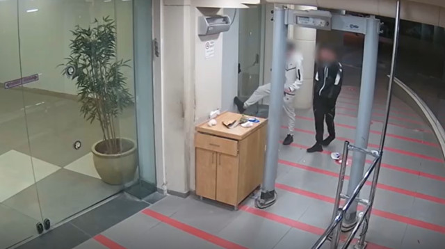 פריצה לבתי עסק באילת (צילום: דוברות המשטרה)