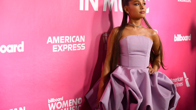 אריאנה גרנדה (צילום: Mike Coppola/Getty images)