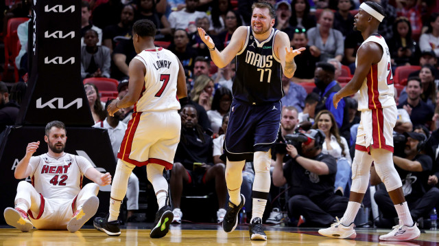 זה פשוט לא עובד. דונצ'יץ' מתוסכל (צילום: GettyImages, Megan Briggs)