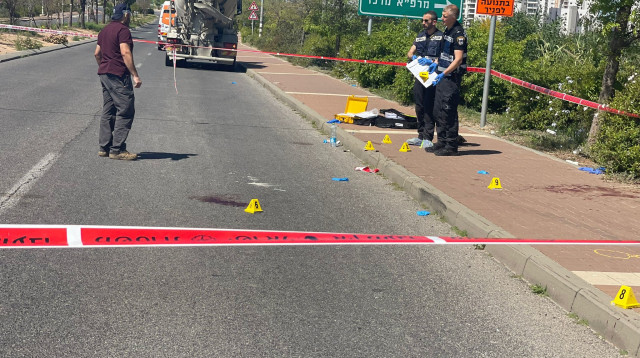 הפיגוע סמוך לצומת צריפין (צילום: דוברות המשטרה)