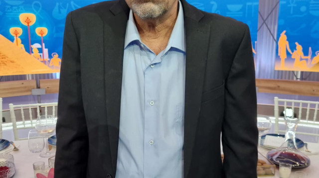 ניסים ואטורי ב"ארץ נהדרת" (צילום: באדיבות קשת 12)