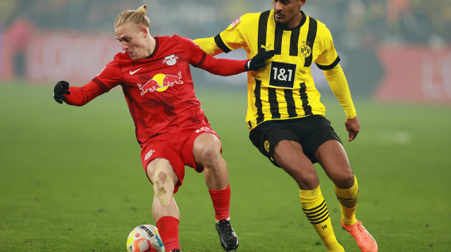 קסאבר שלאגר ר.ב. לייפציג לצד סבסטיאן האלר בורוסיה דורטמונד (צילום: GettyImages)