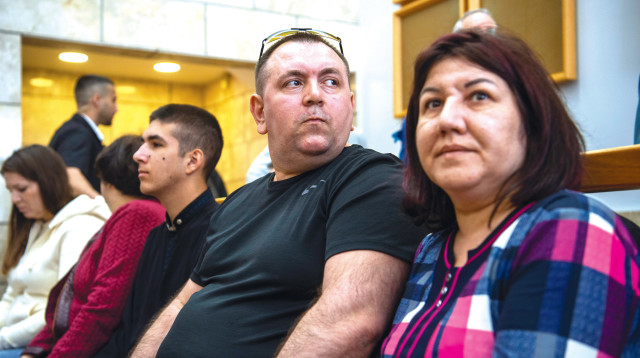 רומן זדורוב ובני משפחתו (צילום: פול גיל אליהו, פלאש 90)