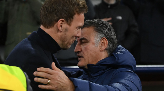 מאמן פריז סן ז'רמן כריסטוף גאלטייה עם מאמן באיירן מינכן יוליאן נאגלסמן (צילום: GettyImages, FRANCK FIFE)