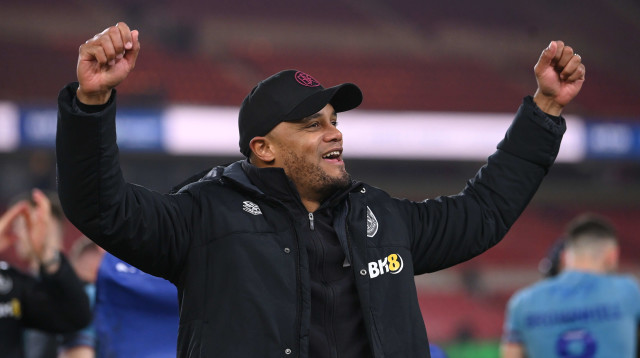 מאמן העתיד של הכדורגל העולמי? קומפאני (צילום: GettyImages, Stu Forster)