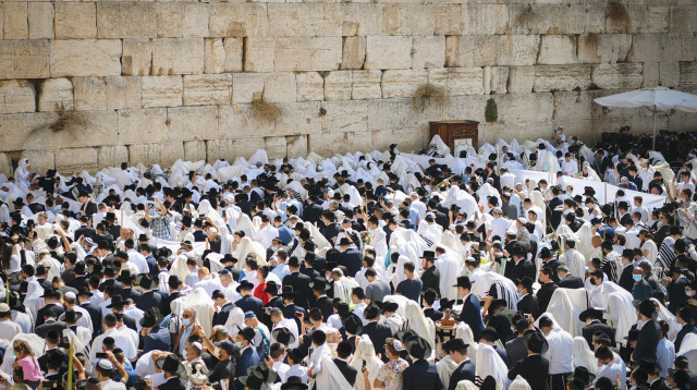 ברכת הכהנים בכותל (צילום: אריה ליב אברמס, פלאש 90)