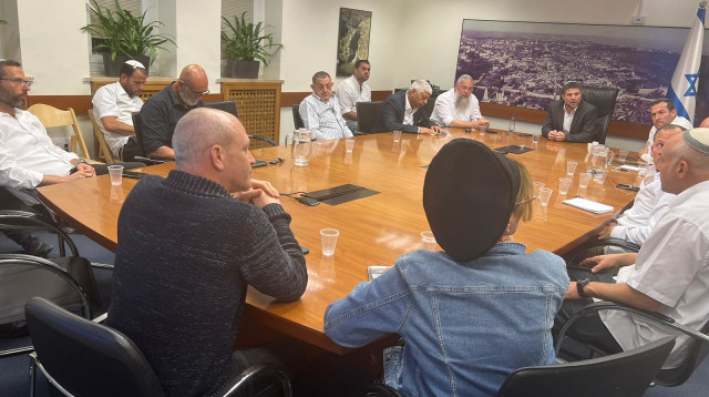 ראשי מועצת יש"ע עם שר האוצר בצלאל סמוטריץ (צילום: מועצת יש"ע)