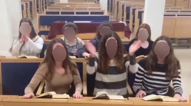 מתוך הסרטון של תלמידות האולפנה (צילום: צילום מסך)