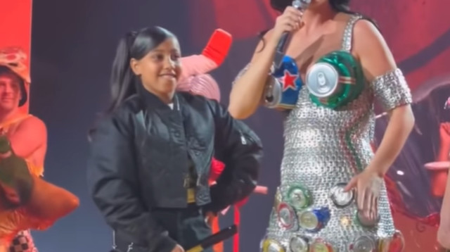 נורת' ווסט וקייטי פרי על הבמה  (צילום: צילום מסך אינסטגרם)