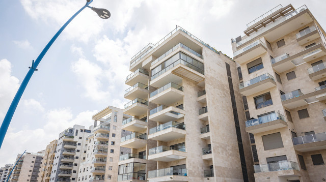 בניין דירות (צילום: נתי שוחט, פלאש 90)