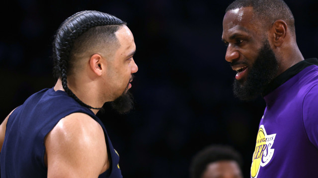 בסך הכל עוד שחקן שמנסה להוציא אותו מפוקוס? לברון עם ברוקס (צילום: GettyImages, Harry How)