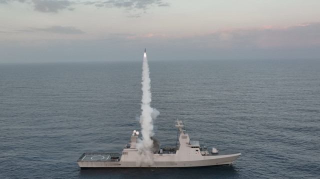 ניסוי טילים באחד הספינות החדשות של חיל הים (צילום: דובר צה"ל)