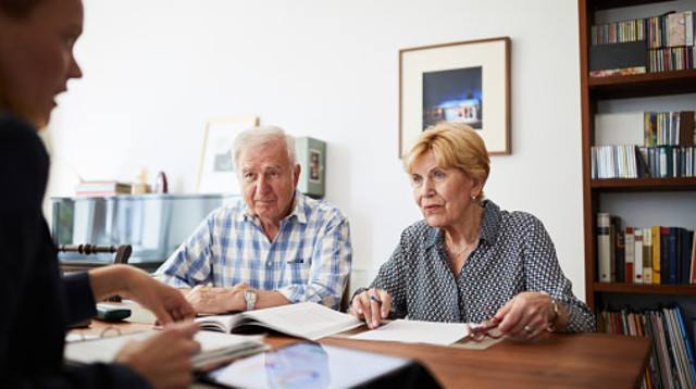  עורך דין ירושה: למה כדאי לערוך צוואה ? (צילום: Luis Alvarez gettyimages)