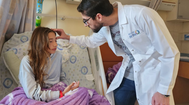 אליה אורן שנפגעה מתרסיס קצף (צילום: באדיבות בית החולים הלל יפה)