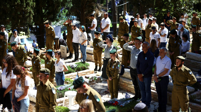 יום הזיכרון לחללי צה"ל (צילום: REUTERS/Ronen Zvulun)