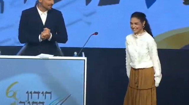 אמונה כהן הזוכה בחידון התנ"ך (צילום: צילום מסך)