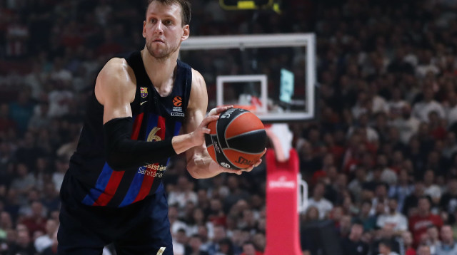 ניצחון חוץ לברצלונה. יאן וסלי (צילום: GettyImages, Nikola Krstic/MB Media)