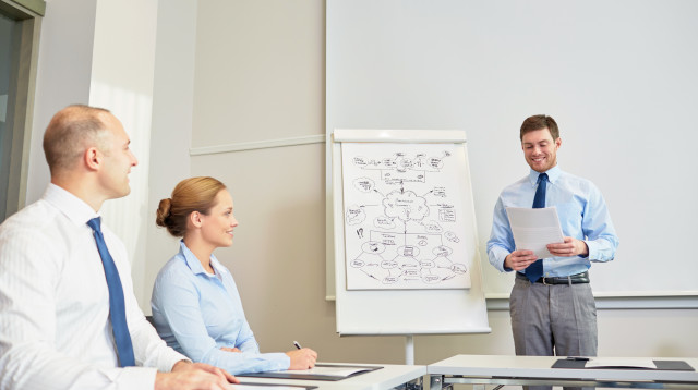 פגישת עסקים (צילום: אינג אימג')