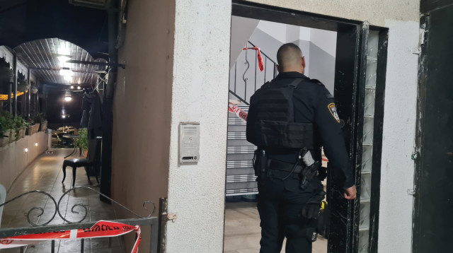 זירת הרצח בטייבה  (צילום: דוברות המשטרה)