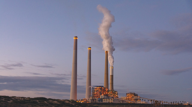 ארובה עם עשן (צילום: מילה אביב, פלאש 90)