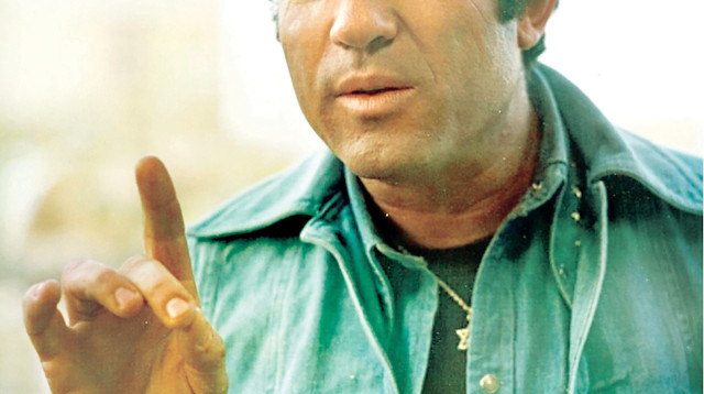 יהורם גאון בתפקיד קזבלן (צילום: אסא דברת)