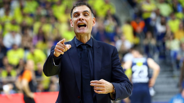 יורגוס ברצוקאס, מאמן אולימפיאקוס (צילום: GettyImages)