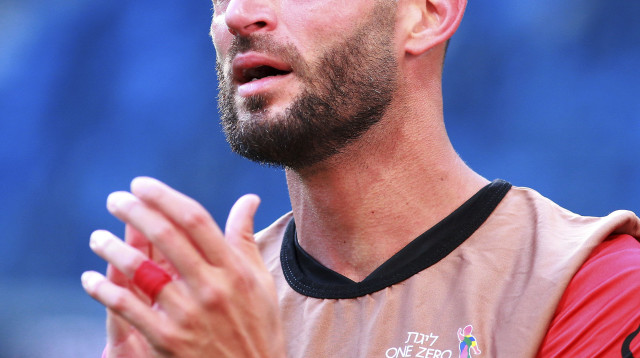 קשר הפועל חיפה חנן ממן במשחקו האחרון בקריירה (צילום: קובי אליהו)