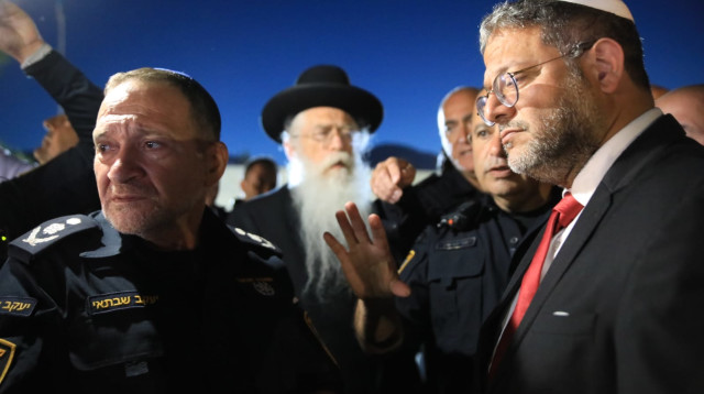 איתמר בן גביר ויעקב שבתאי בהילולה בהר מירון (צילום: דוברות עוצמה יהודית)
