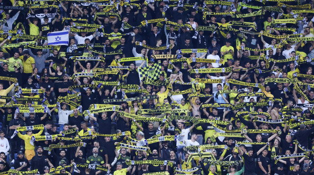 בטירוף לקראת הגמר. אוהדי בית"ר (צילום: דני מרון)