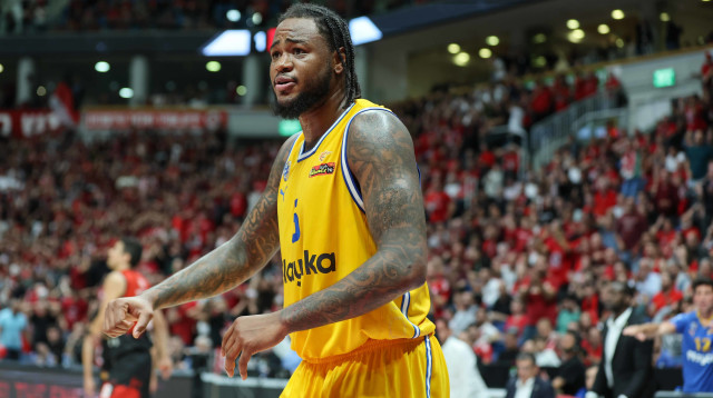 אז מה עושים עם שחקן של 1 מ-15 לשלוש בפלייאוף? ג'רל מרטין (צילום: לירון מולדובן)