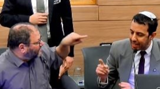 ח"כ עופר כסיף וח"כ אריאל קלנר בעימות בכנסת (צילום: צילום מסך מתוך ערוץ הכנסת)