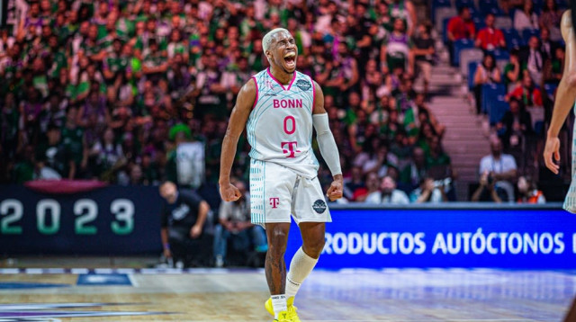 שחקן טלקום בון טי ג'יי שורטס (צילום: אתר רשמי, אתר FIBA)