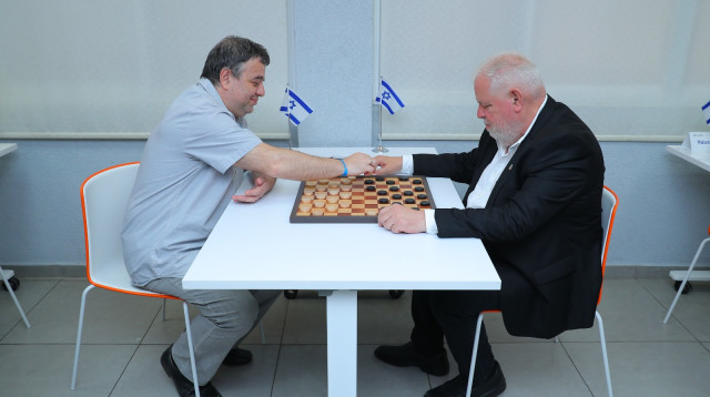 רונן פלוט, אלכס שוורצמן (צילום: דוברות נוף הגליל)