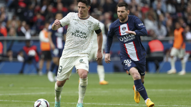 שחקן לוריין, לורן אברג'ל מול שחקן פריז סן ז'רמן, ליאונל מסי (צילום: אימג'בנק  GettyImages, Jean Catuffe)