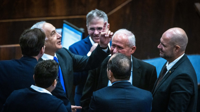 בנימין נתניהו וחברי סיעת הליכוד בכנסת (צילום: אוליבייה פיטוסי פלאש 90 )