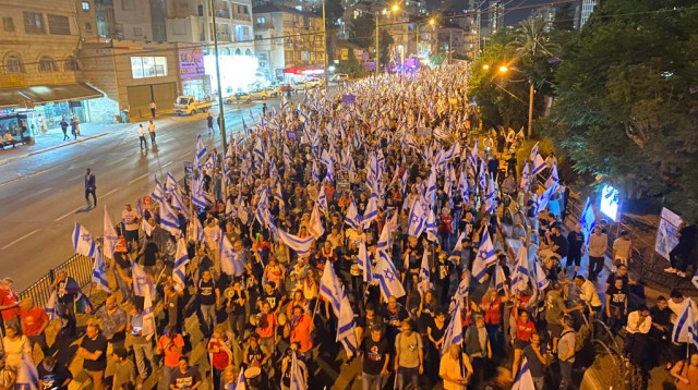 צעדת המחאה בבני ברק (צילום: אבשלום ששוני)