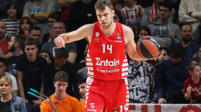 האיש שמונאקו תהיה חייבת לעצור כדי לנצח את אולימפיאקוס. וזנקוב (צילום: GettyImages, Nikola Krstic/MB Media)