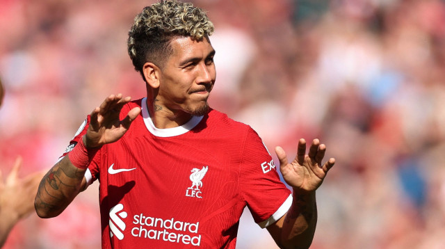 כבש בהופעת הפרידה מאנפילד. פירמינו (צילום: רויטרס)