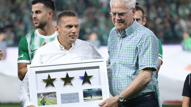 יעקב שחר נשיא מכבי חיפה עם המאמן ברק בכר (צילום: דני מרון)