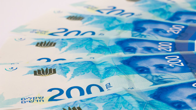 שטרות של 200 שקלים (צילום: אינג'אימג')