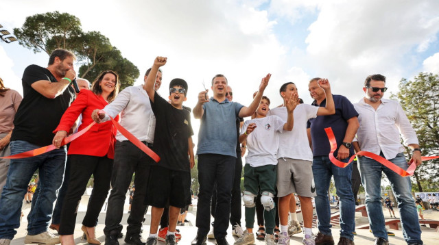 חנוכת מתחם הסקייטפארק ביום חמישי. המקום יהיה פתוח בכל יום עד חצות (צילום: אורי חבושי)