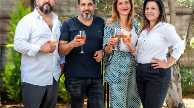 קרן ואיציק קדוש, עופר גבאי ועורכת הדין יסמין נחום (צילום: אסף קרלה)