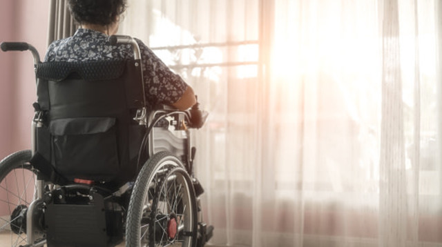 הוציאה כספים מחשבונות אימה הדמנטית בעת ששימשה אפוטרופוסית ותחזיר למעלה מ2 מיליון שקלים ליורשים. (צילום: Ratchaneeyakorn Suwankhachasit gettyimages)