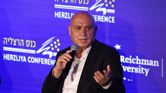 עיסאווי פריג' בכנס הרצליה  (צילום: גלעד קוולרצ'יק)