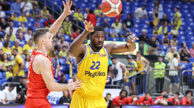 אלכס פויתרס מכבי תל אביב (צילום: לירון מולדובן)