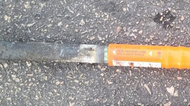 אחת מהאבוקות שהופעלו בשוק מחנה יהודה (צילום: דוברות המשטרה)