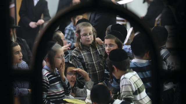 תלמידים חרדים, למצולמים אין קשר לידיעה (צילום: פלאש 90)