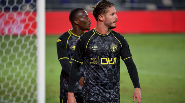 שחקן בית"ר ירושלים מקס גרצ'קין (צילום: אריאל שלום)