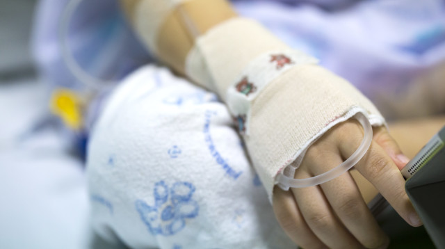 בלע 40 מסטיקים ופונה בדחיפות לבית החולים (צילום: אינג'אימג')